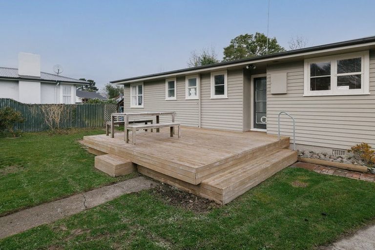 Photo of property in 25 Mokau Place, Terrace End, Palmerston North, 4410