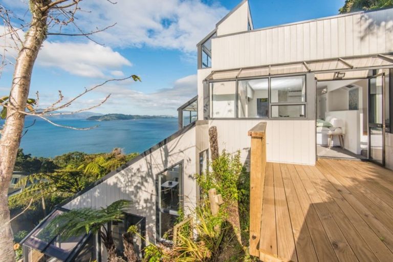 Photo of property in 33 Homebush Road, Khandallah, Wellington, 6035