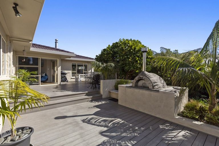 Photo of property in 27 Stella Drive, Clarks Beach, 2122