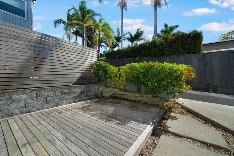 Photo of property in 24b Pipitea Place, Massey, Auckland, 0614