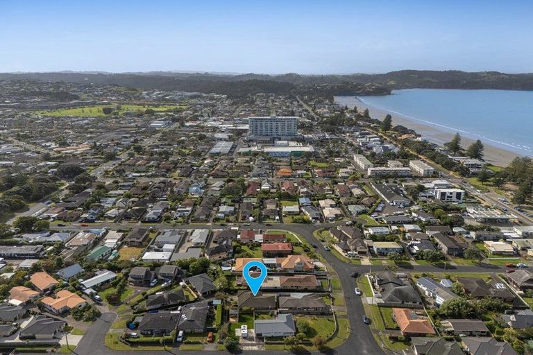 Photo of property in 12a Pine Road, Orewa, 0931