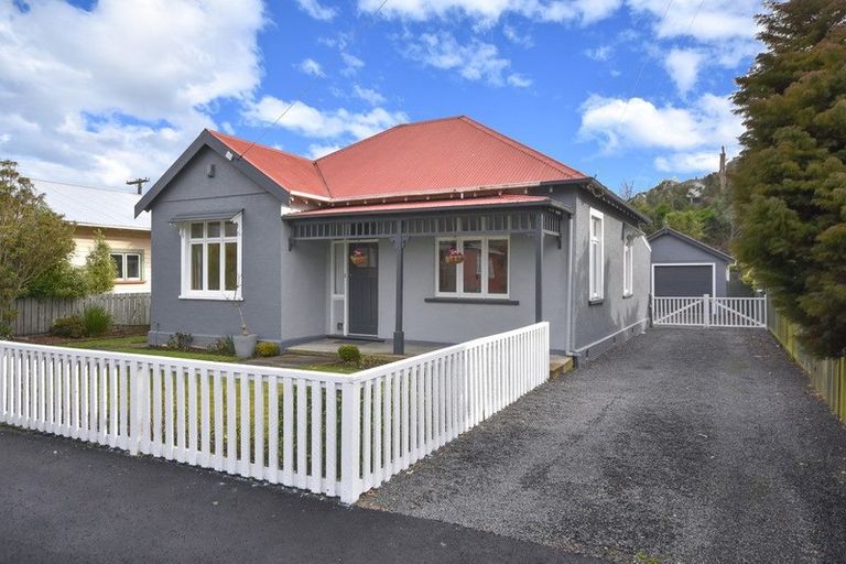Photo of property in 37 Somerville Street, Andersons Bay, Dunedin, 9013