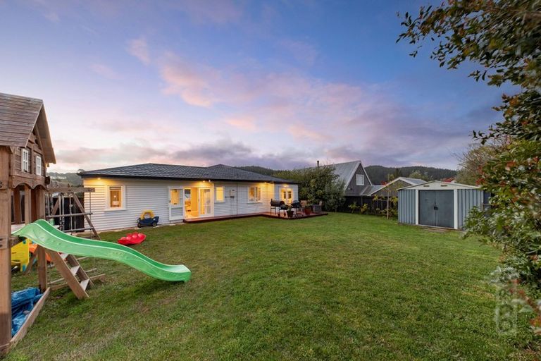 Photo of property in 7 Cambridge Road, Riverhead, 0820