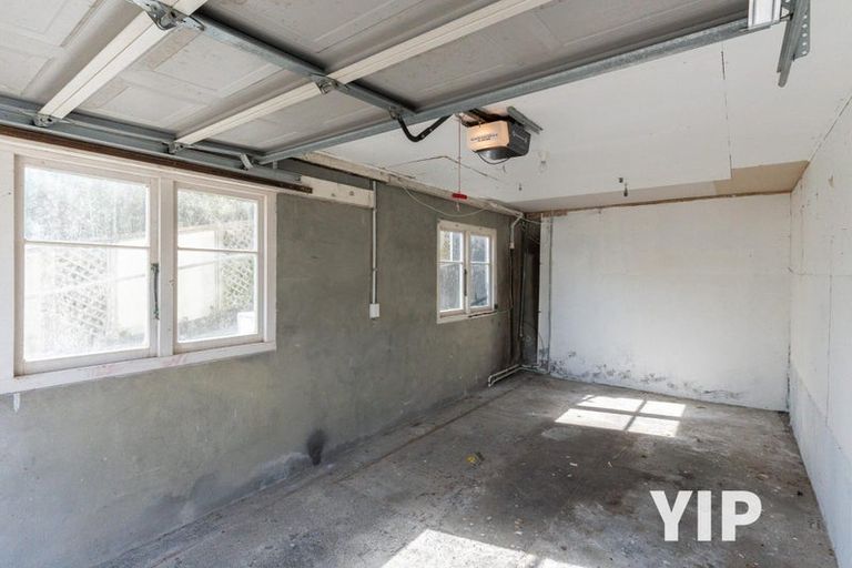 Photo of property in 15 Hollies Crescent, Johnsonville, Wellington, 6037