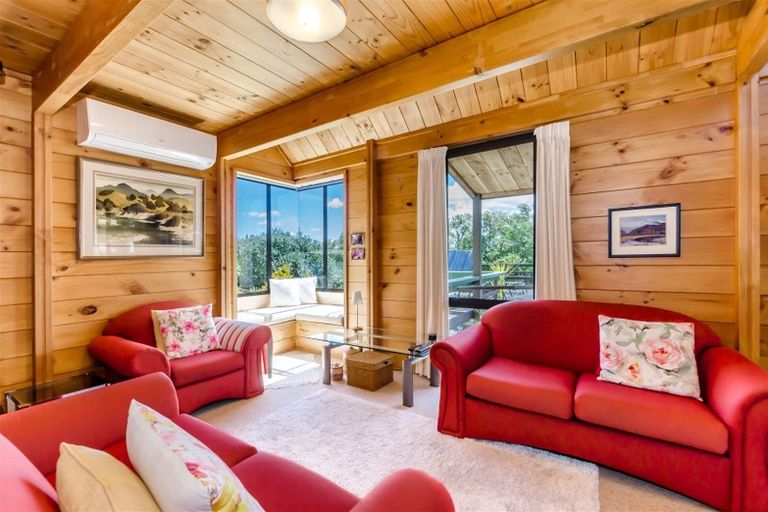 Photo of property in 20 Pohutukawa Crescent, Raumati Beach, Paraparaumu, 5032