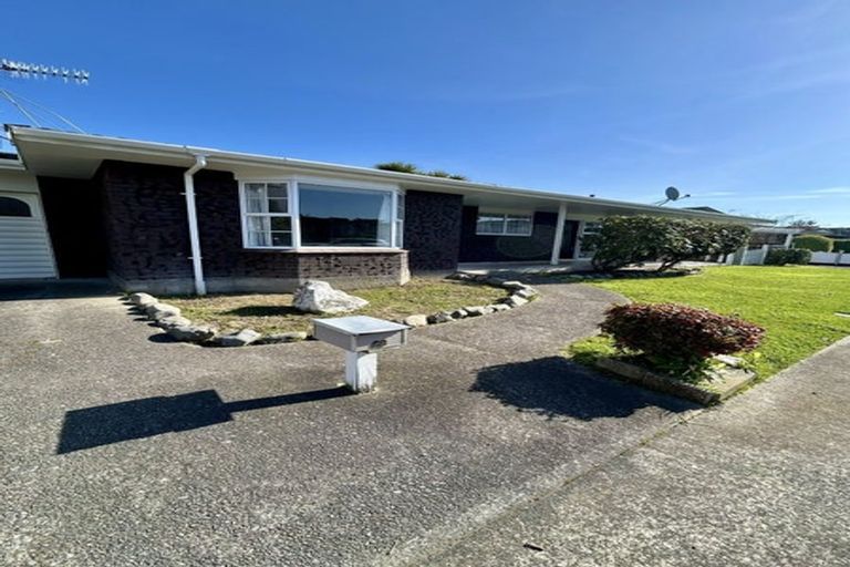Photo of property in 68 Highbury Drive, Levin, 5510