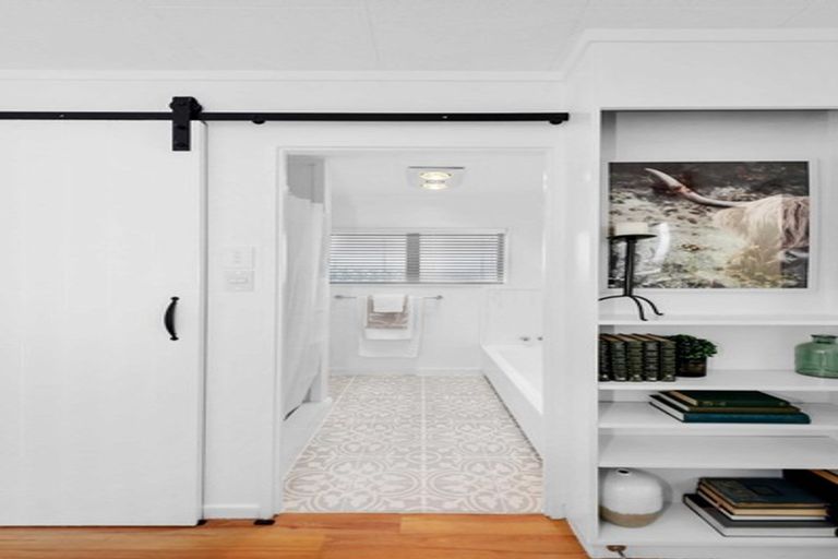 Photo of property in 24 Garland Drive, St Andrews, Hamilton, 3200