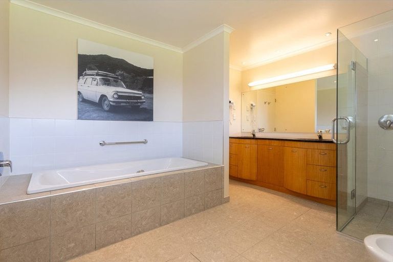 Photo of property in 51 Donohue Road, South Head, Helensville, 0874