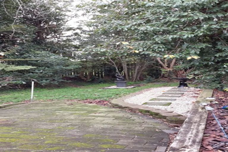 Photo of property in 8b Walpole Avenue, Hillpark, Auckland, 2102