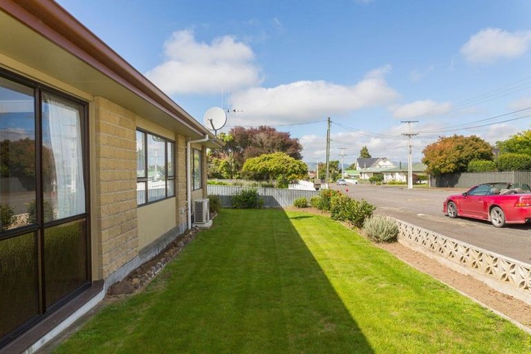Photo of property in 18 Victoria Avenue, Dannevirke, 4930