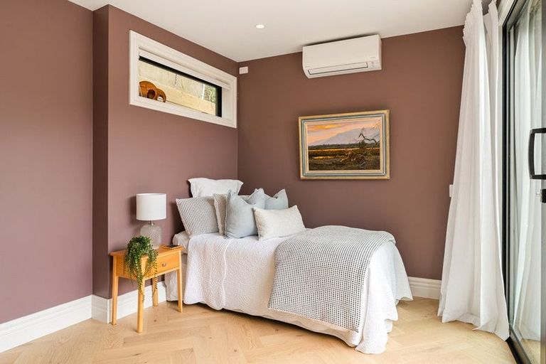 Photo of property in 2 Maida Vale Road, Roseneath, Wellington, 6011