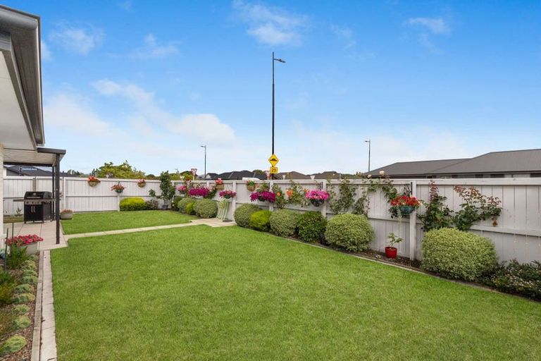 Photo of property in 17 Whincops Road, Halswell, Christchurch, 8025