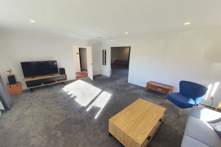 Photo of property in 129 Walter Strevens Drive, Conifer Grove, Takanini, 2112