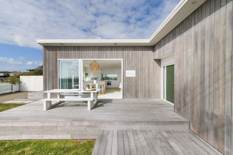 Photo of property in 21 Ocean Beach Street, Foxton Beach, Foxton, 4815