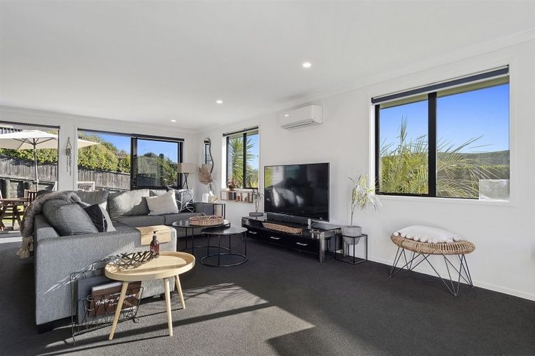 Photo of property in 39 Ballintoy Park Drive, Welcome Bay, Tauranga, 3175