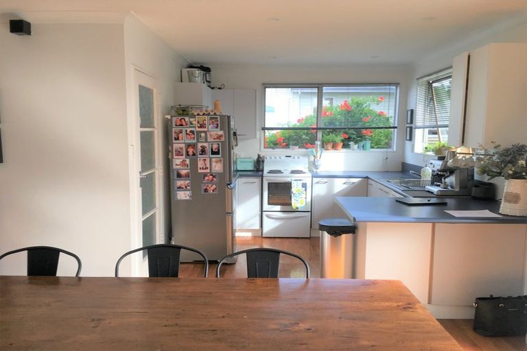 Photo of property in 113 Kahu Road, Paremata, Porirua, 5024