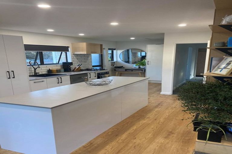 Photo of property in 6a Vincent Street, Waterloo, Lower Hutt, 5011