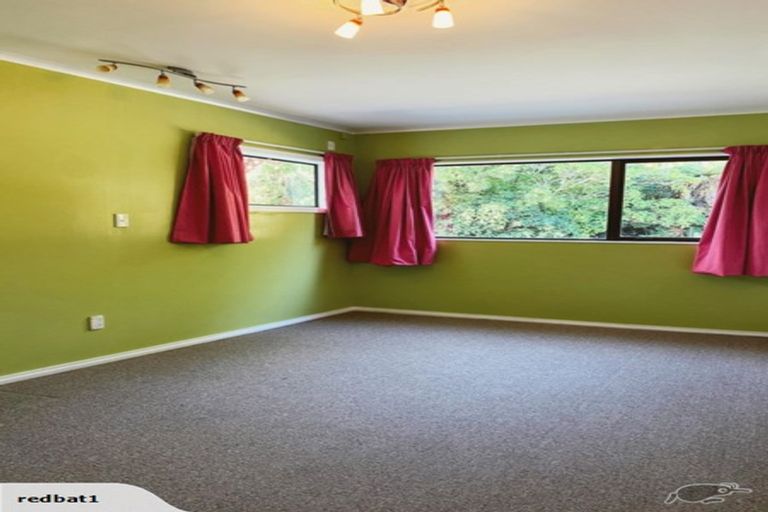 Photo of property in 117 Stratton Street, Normandale, Lower Hutt, 5010
