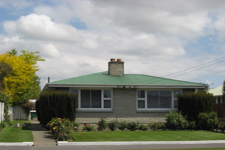 Photo of property in 25 Cranbrook Avenue, Burnside, Christchurch, 8053