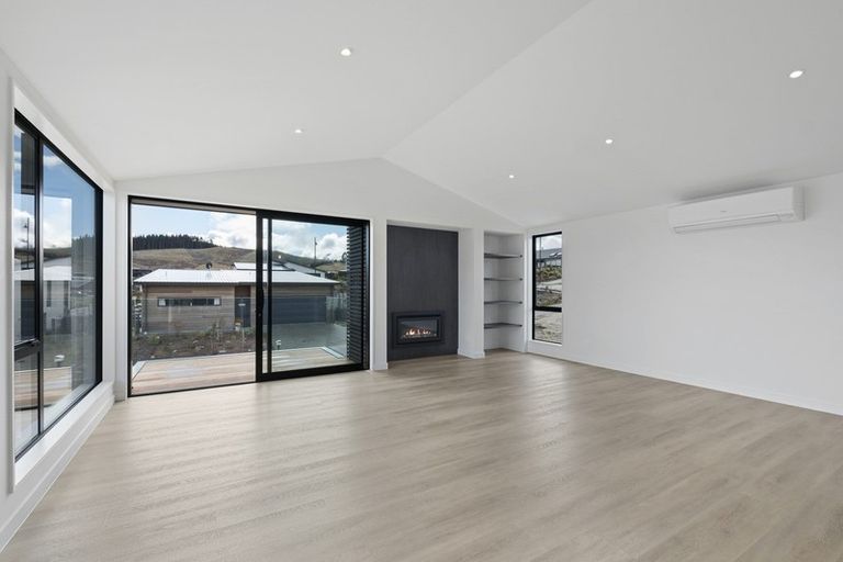 Photo of property in 3 Tuke Lane, Wanaka, 9305