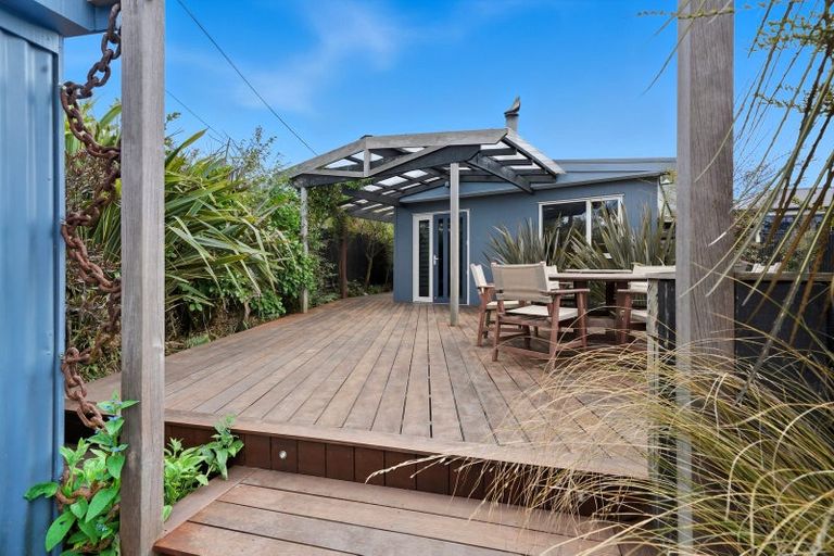 Photo of property in 92 Dunns Avenue, The Pines Beach, 7630