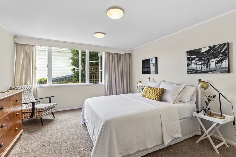 Photo of property in 24 Telford Terrace, Oriental Bay, Wellington, 6011