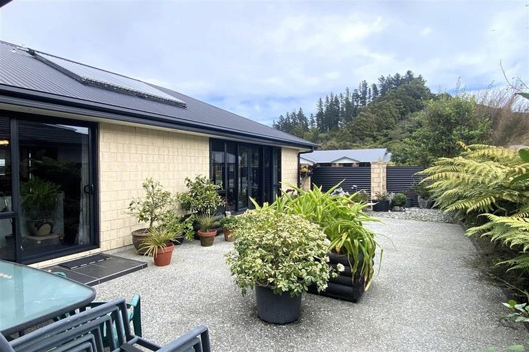 Photo of property in 23 Ridgeway Drive, Greymouth, 7805