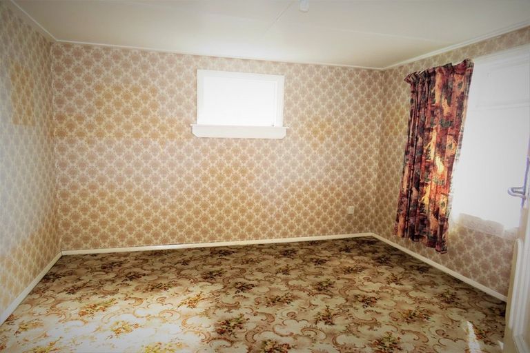 Photo of property in 38 Queen Street, Westport, 7825