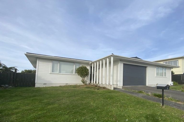 Photo of property in 76 Baylands Drive, Newlands, Wellington, 6037