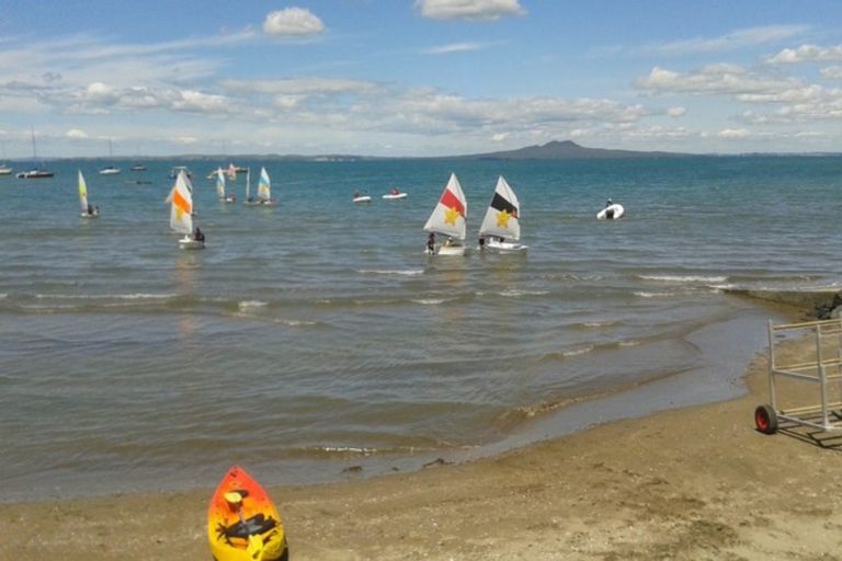 Photo of property in 13a Ridge Road, Waiake, Auckland, 0630