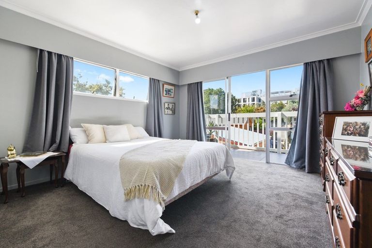 Photo of property in 4 Sandleigh Road, Hamilton Lake, Hamilton, 3204