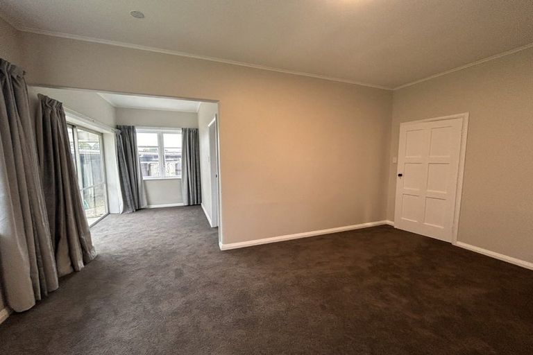 Photo of property in 30 Savage Crescent, West End, Palmerston North, 4412