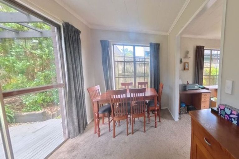 Photo of property in 35 Waitawa Place, Lynmore, Rotorua, 3010