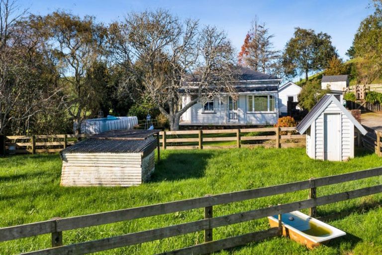 Photo of property in 295 Skinner Road, Bird Road, Stratford, 4393