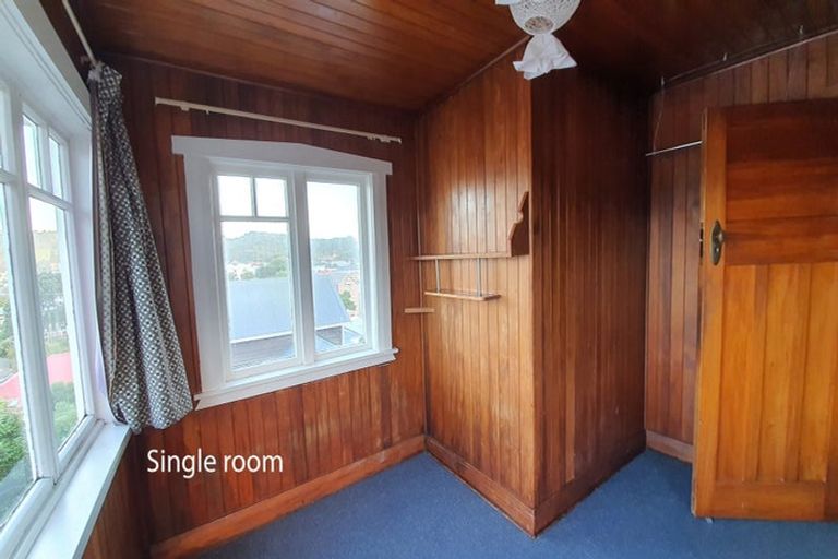 Photo of property in 17 Hargreaves Street, Mount Cook, Wellington, 6021