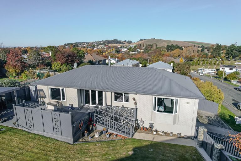 Photo of property in 3 Leven Street, South Hill, Oamaru, 9400