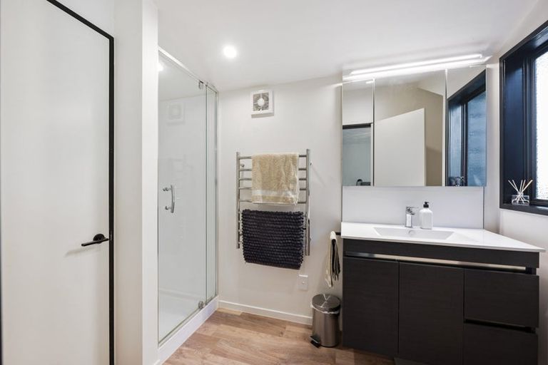 Photo of property in 39b Grand Vue Road, Kawaha Point, Rotorua, 3010