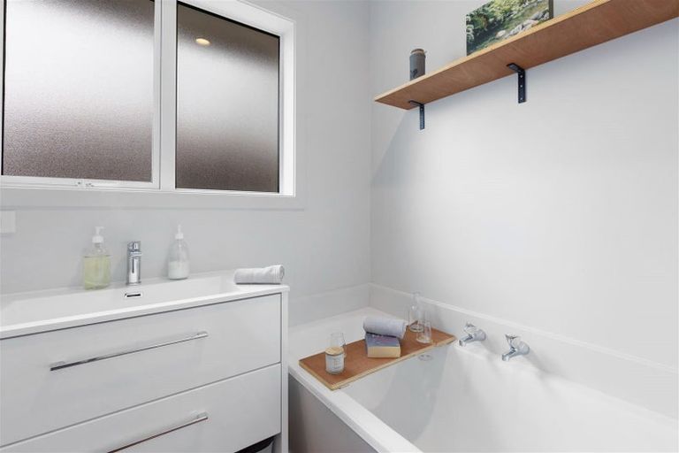 Photo of property in 28 Brabourne Street, Hillsborough, Christchurch, 8022