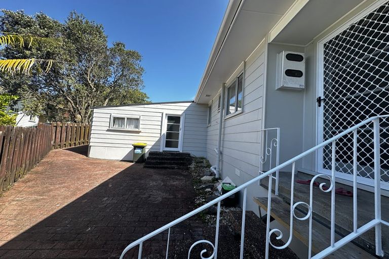 Photo of property in 6 Classic Grove, Bayview, Auckland, 0629