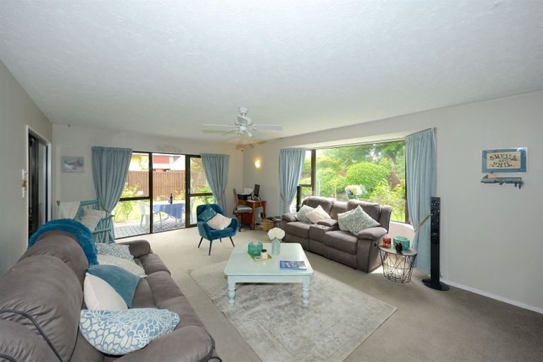 Photo of property in 12 Juniper Place, Burnside, Christchurch, 8053