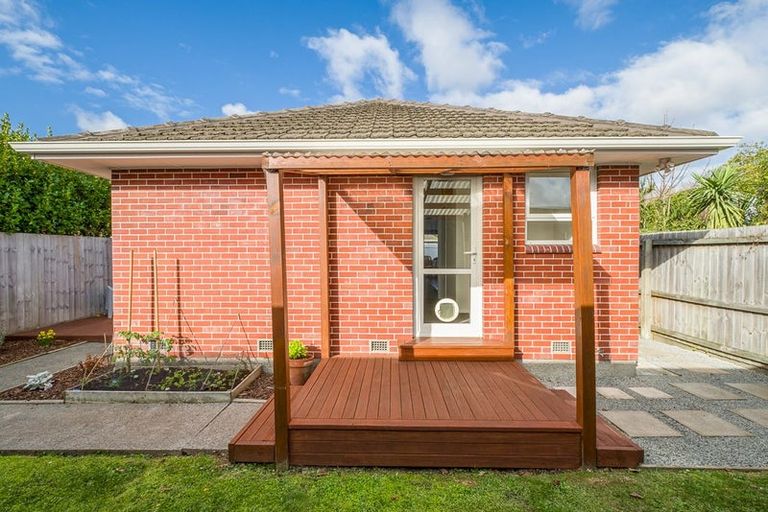 Photo of property in 2/131 Springfield Road, St Albans, Christchurch, 8014