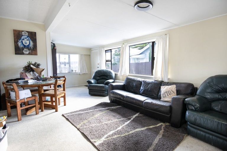 Photo of property in 24 Pukeko Place, Westshore, Napier, 4110