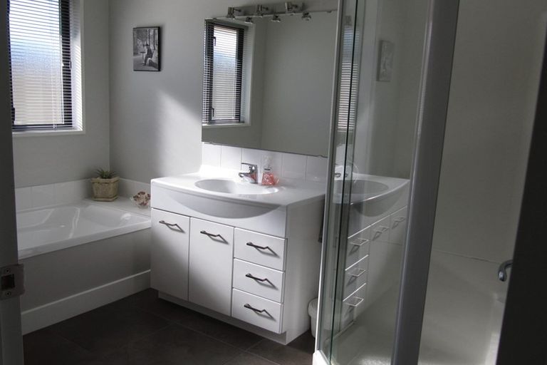 Photo of property in 6 Blarney Place, Casebrook, Christchurch, 8051