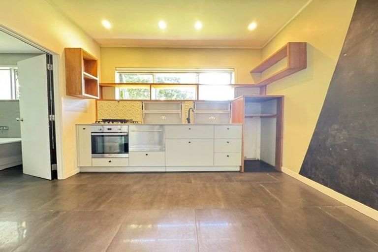 Photo of property in 31 Burns Lane, Kumeu, 0892
