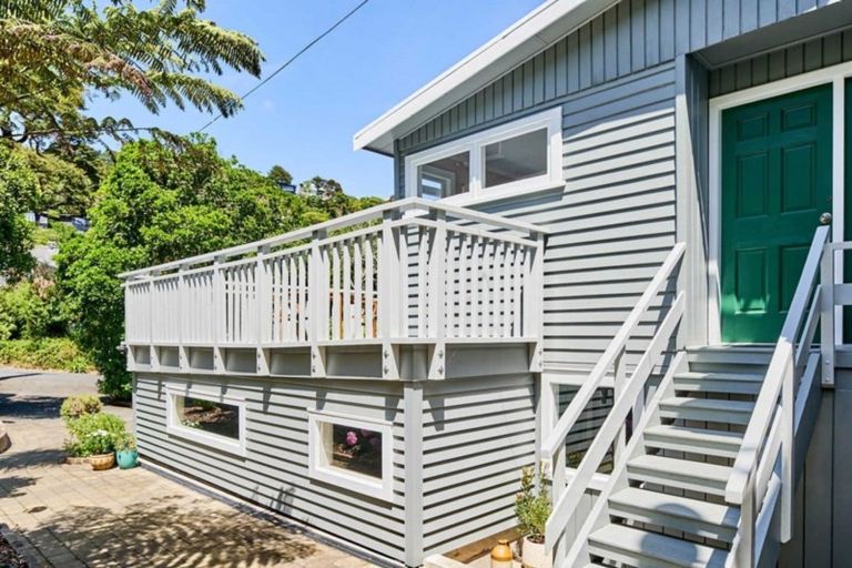 Photo of property in 37 Kotari Road, Days Bay, Lower Hutt, 5013