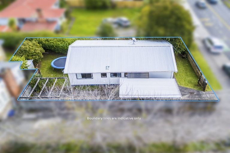 Photo of property in 2/70 Pomaria Road, Henderson, Auckland, 0610