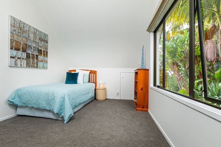 Photo of property in 25 Kingfisher Grove, Greenhithe, Auckland, 0632