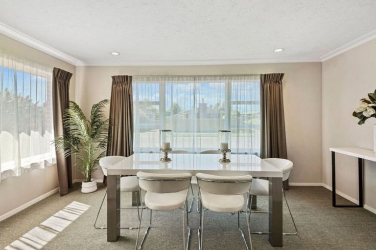 Photo of property in 8 Clipper Place, Redwood, Christchurch, 8051