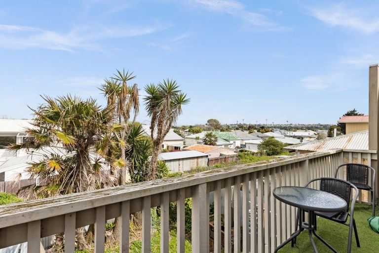 Photo of property in 653 Marine Parade, Napier South, Napier, 4110