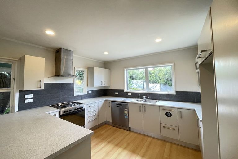 Photo of property in 1 Anakiwa Place, Milford, Auckland, 0620
